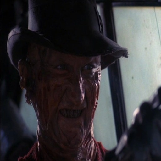 RUN FROM FREDDY KRUEGER! (SCARY OBBY)