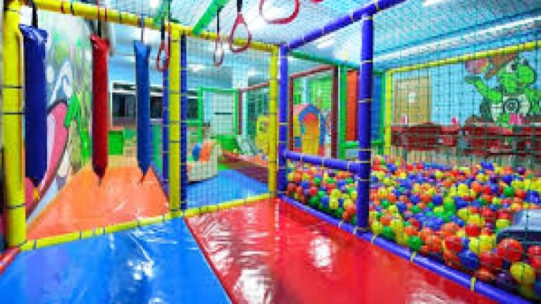 Outdoor Rainbow Water Park Playground screenshot