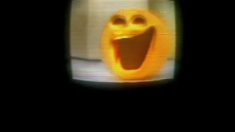 Survive The Scary Annoying Orange In Area 51! screenshot